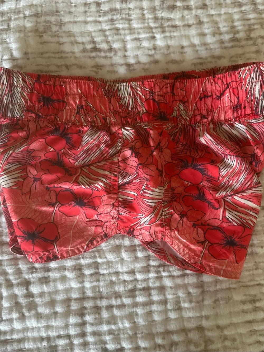 VOLCOM - Picture 2 of 5